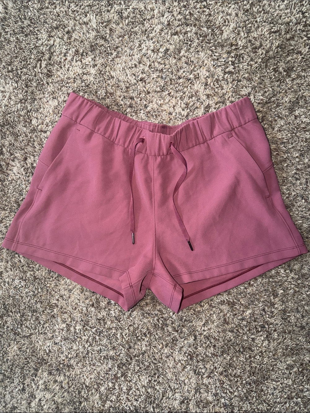 NWOT Lululemon On The Fly Woven 2.5” Shorts